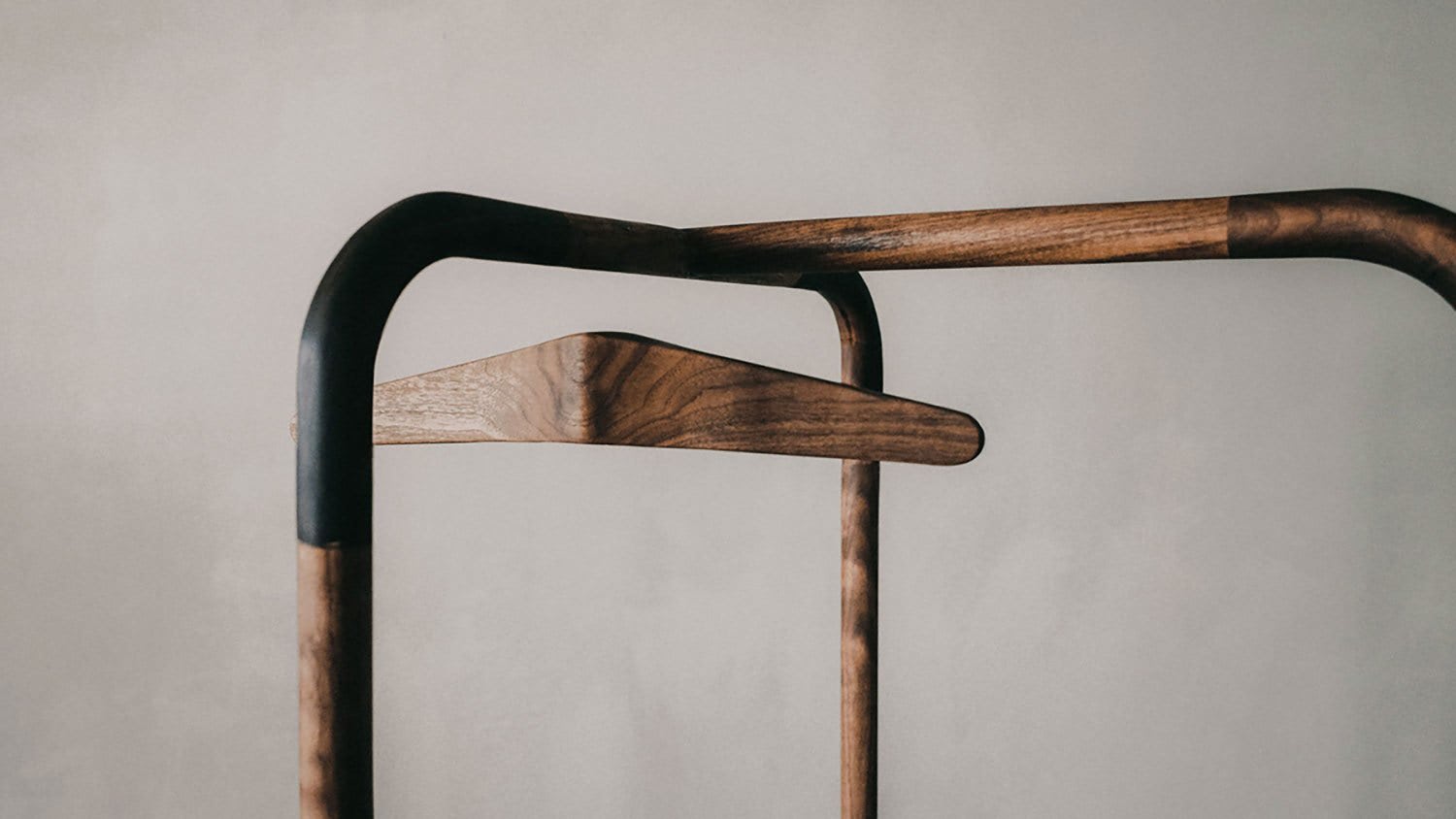 Float Minwook Paeng Korean Industrial Designer hanger 1 - Thiết kế thi công nội thất trọn gói phong cách Hàn Quốc tại Đà Nẵng