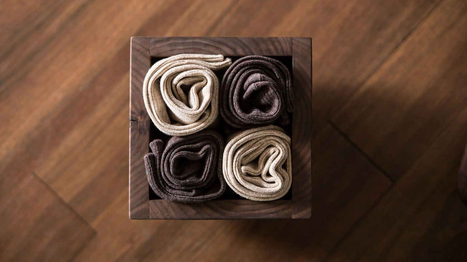 Float Minwook Paeng Korean Industrial Designer hanger 2 - Thiết kế thi công nội thất trọn gói phong cách Hàn Quốc tại Đà Nẵng