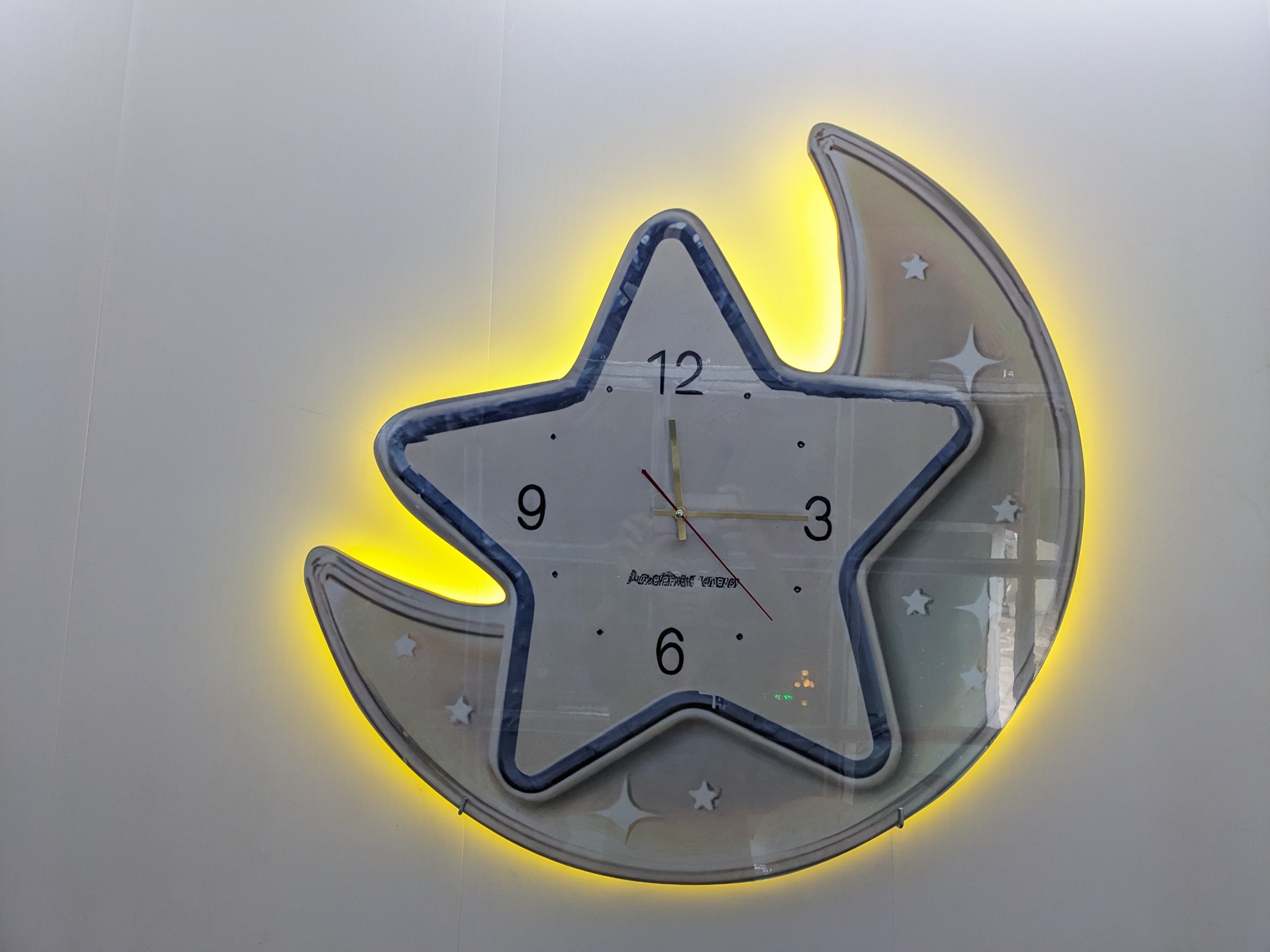 z4528935525114 7e91d57ea1e8ade193a49411d7d9a404 - Tranh Đèn Led Treo Quán Cafe Quảng Nam z4528935525114 7e91d57ea1e8ade193a49411d7d9a404 - Tranh Đèn Led Treo Quán Cafe Quảng Nam