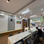 8 2 - Thiết kế thi công trọn gói showroom shop cửa hàng Hội An Mobile