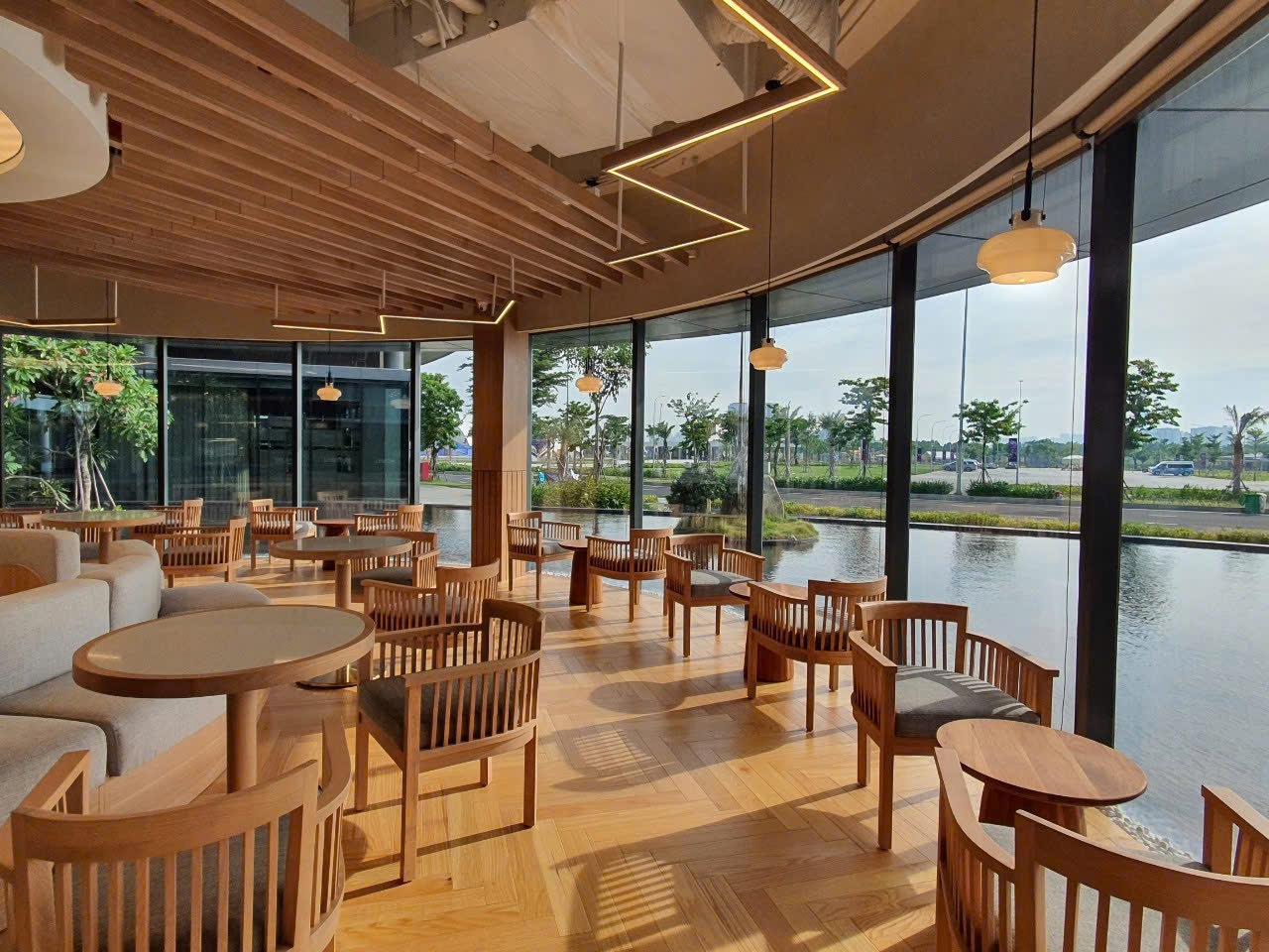 mẫu quán cafe sang trọng 300m2 chỉ 270 triệu ở Vũng Tàu