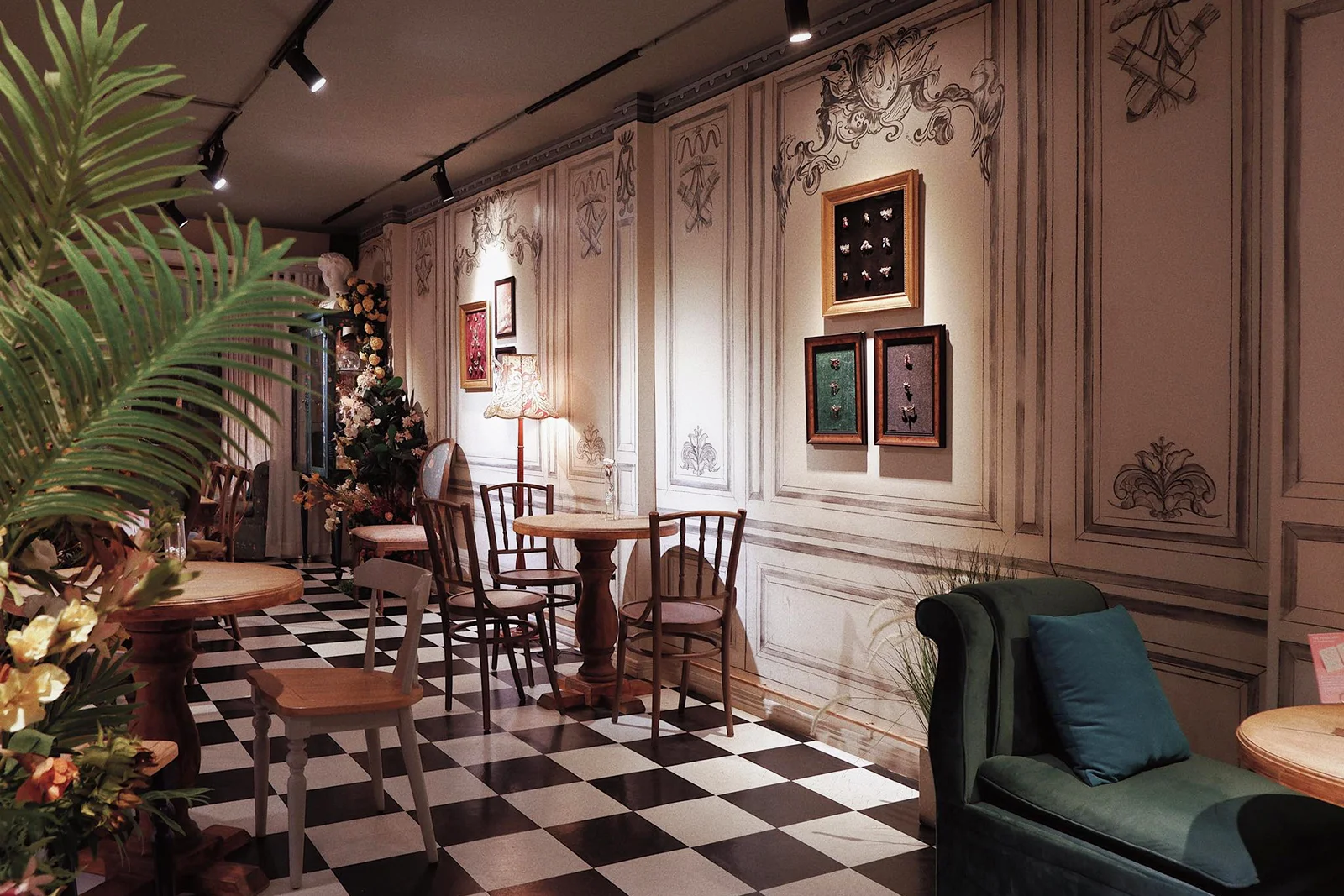thi công thiết kế quán cafe Châu Âu 100m2 chỉ 140 triệu ở TPHCM thi công thiết kế quán cafe Châu Âu 100m2 chỉ 140 triệu ở TPHCM