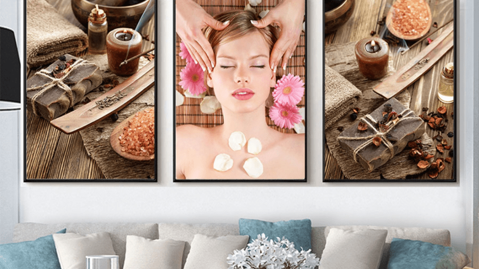 Bộ 3 Tranh Tráng Gương Cao Cấp Cô Gái Làm Đẹp Trang Trí Spa Hiện Đại
