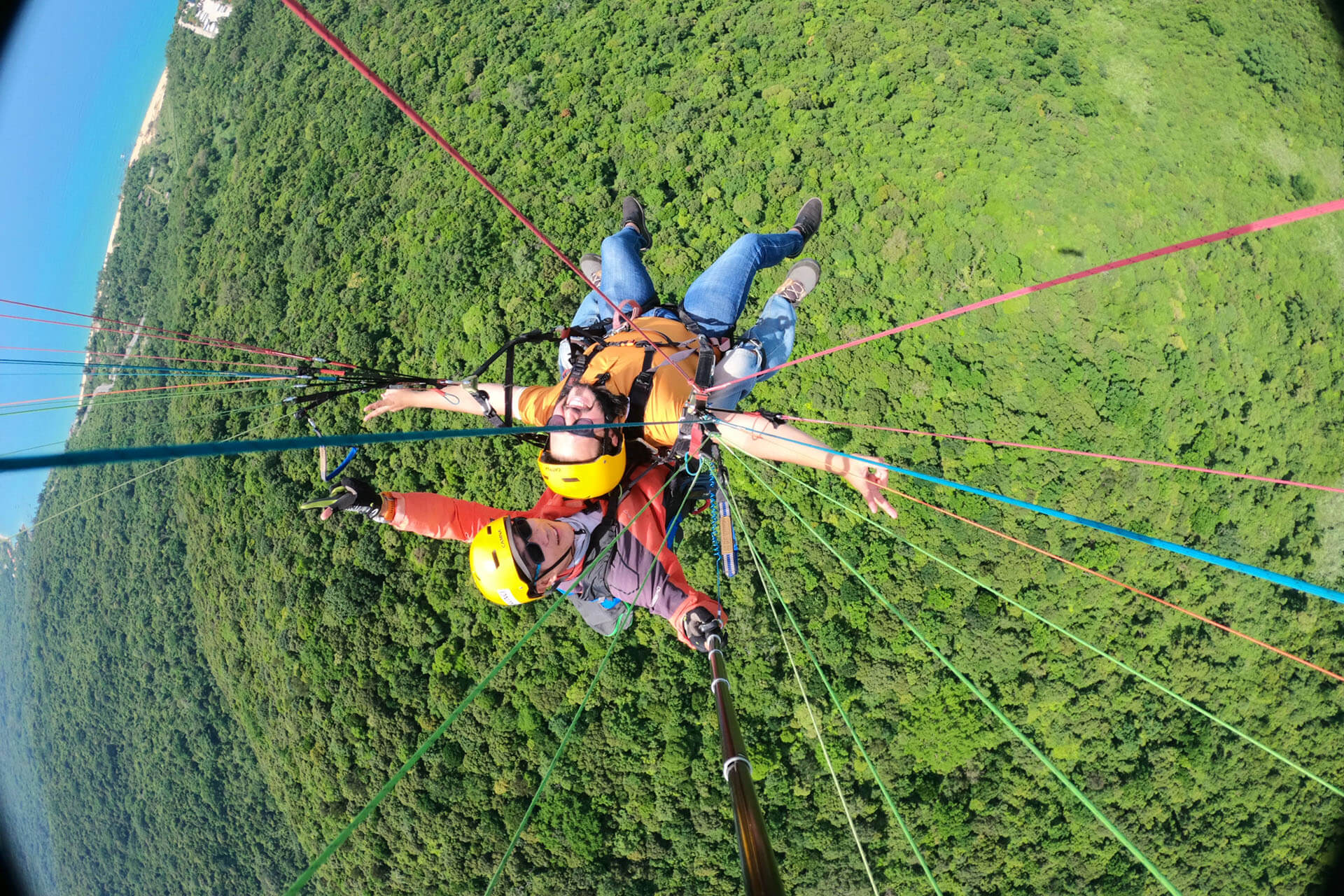 Trải nghiệm nhảy dù an toàn tại Đà Nẵng ngắm bán đảo Sơn Trà 5 Nhảy dù an toàn tại Đà Nẵng