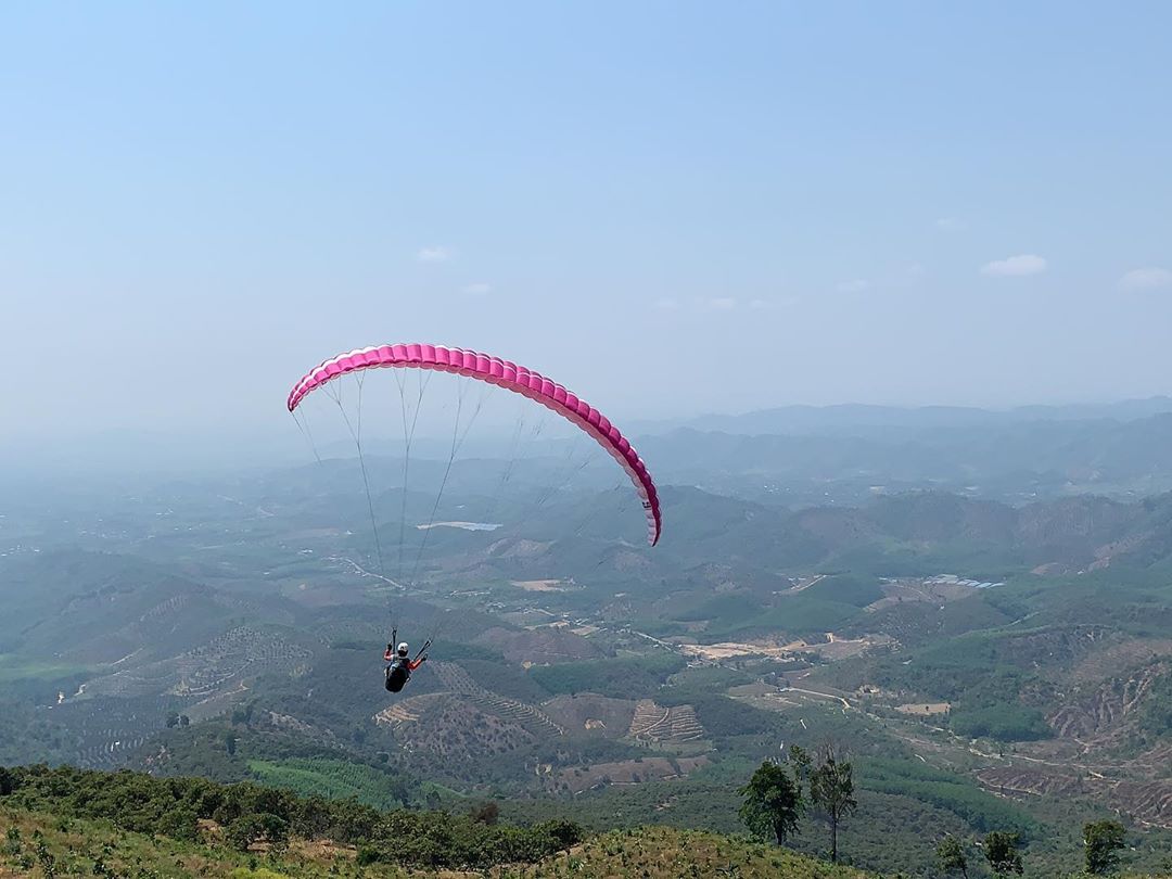 Trải nghiệm nhảy dù an toàn tại Đà Nẵng ngắm bán đảo Sơn Trà 4 Nhảy dù an toàn tại Đà Nẵng