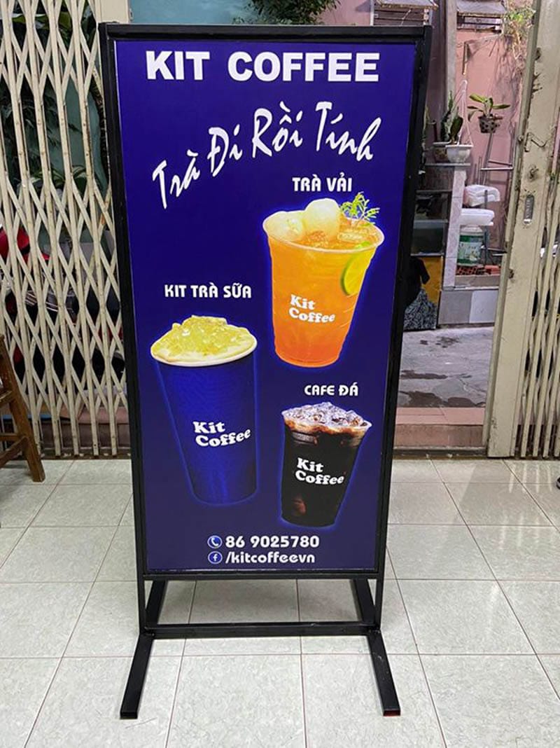 Bảng Hiệu Đứng Hội An – Giải Pháp Quảng Cáo Tối Ưu Cho Doanh Nghiệp 2 Bảng hiệu đứng Hội An