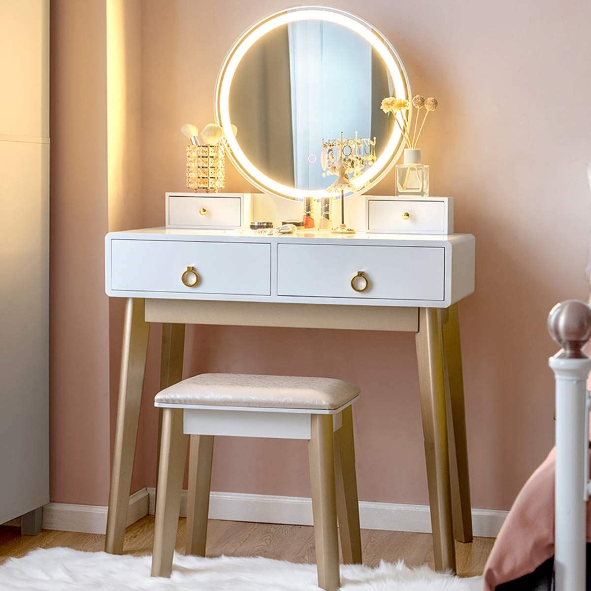 Gương bàn phấn có đèn Sài Gòn: Sự Lựa Chọn Hoàn Hảo Cho Phòng Ngủ Của Bạn 5 Gương bàn phấn có đèn Sài Gòn