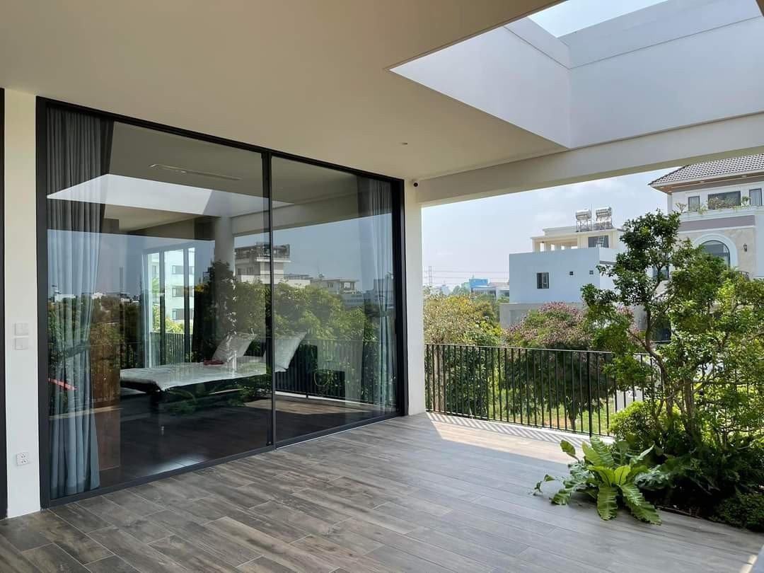 Nhôm kính cao cấp biệt thự Hội An: Nâng tầm đẳng cấp không gian 4 nhôm kính cao cấp biệt thự Hội An