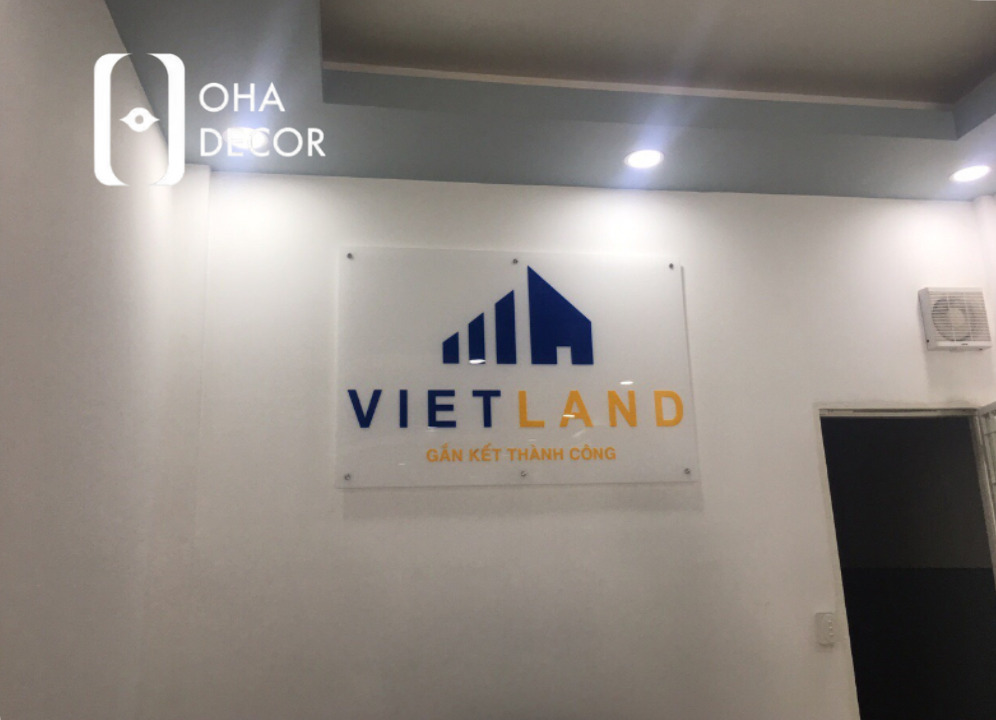 Top 9 ý tưởng in UV logo kính công ty Hà Nội tinh tế – nâng tầm hình ảnh thương hiệu 6 in UV logo kính công ty