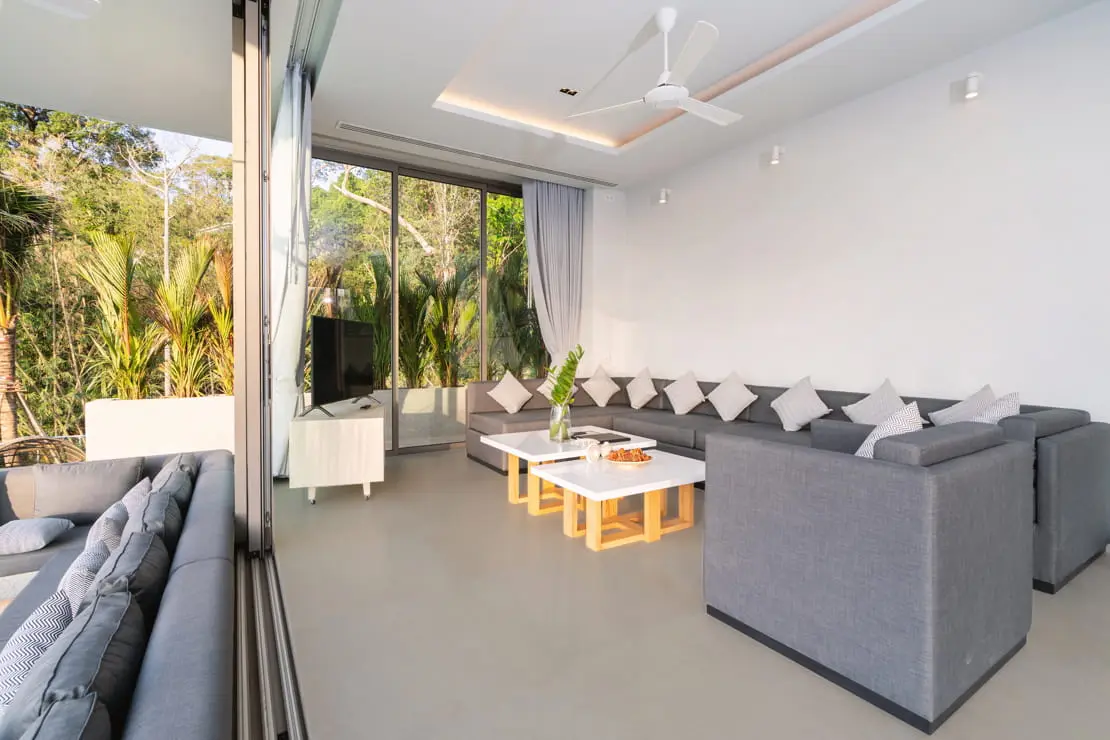 Thi công sàn Microcement tại Đà Nẵng - Giải pháp thẩm mỹ và bền vững với Oha Decor 4 Hoàn thiện bề mặt thi công sàn Microcement tại Đà Nẵng