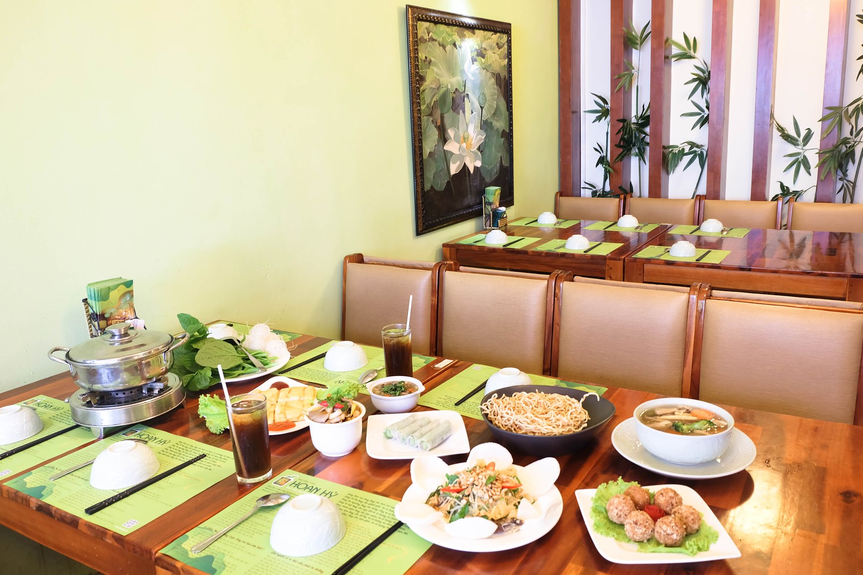 Mô tả: Thi công nhà hàng chay HCM với cam kết chất lượng, bảo hành tận tâm Thi công trọn gói nhà hàng chay HCM 2025: Không gian xanh hiện đại