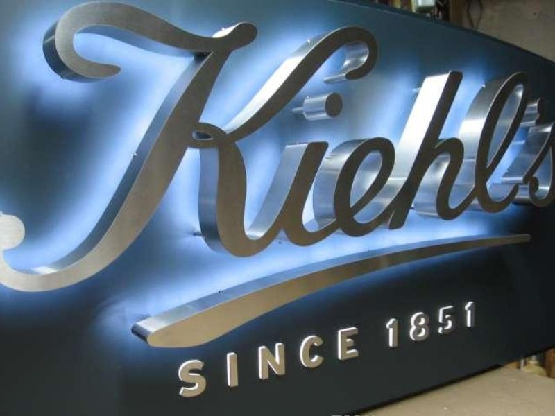 Bảng Hiệu Inox Cao Cấp Quảng Ngãi 2025 Mang Đến Diện Mạo Mới Cho Mọi Doanh Nghiệp 3 Bảng hiệu inox cao cấp Quảng Ngãi