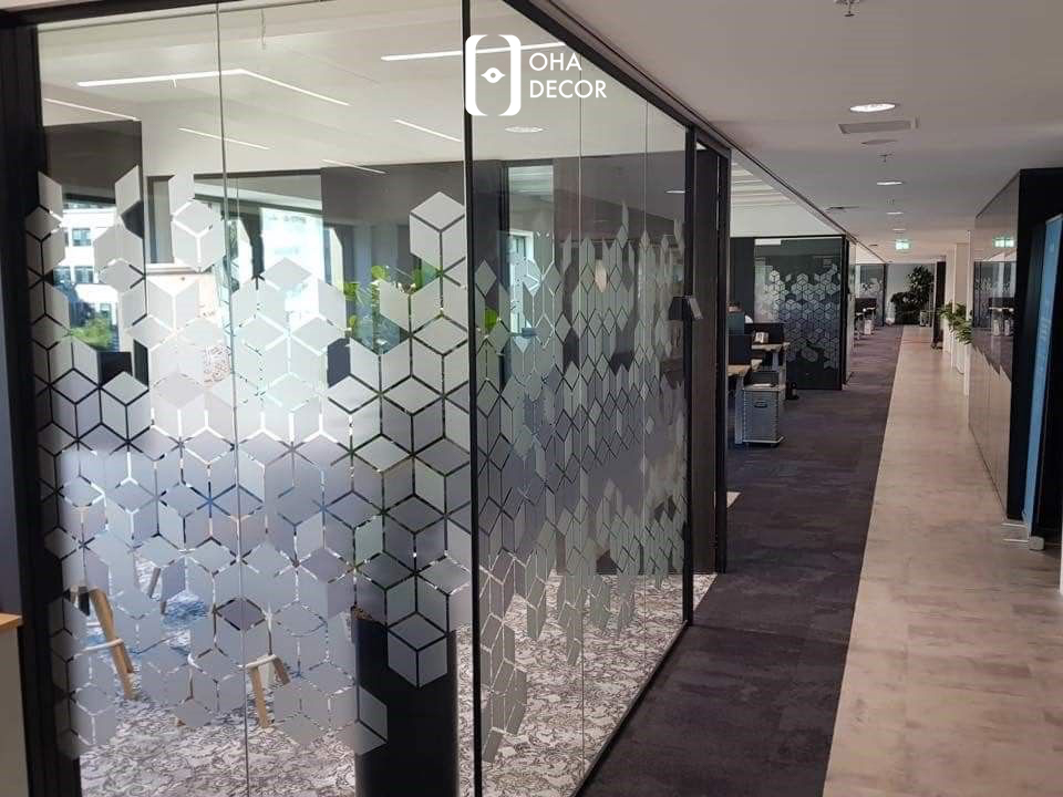 Decal PP Quảng Ngãi Ngoài Trời Cán Bóng Mờ Nâng Tầm Nhận Diện Cửa Hàng 2025 5 decal pp Quảng Ngãi