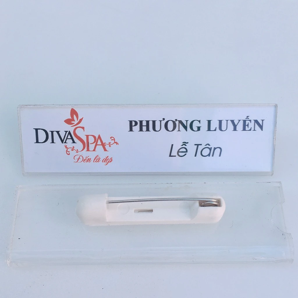 In bảng tên nhân viên mica Quy Nhơn