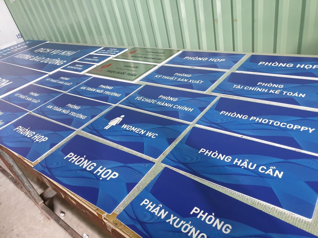 Top mẫu in mica ứng dụng trong biển hiệu phòng ban Đà Nẵng đẹp hiện đại nhất 2025 5 in mica ứng dụng trong biển hiệu phòng ban Đà Nẵng