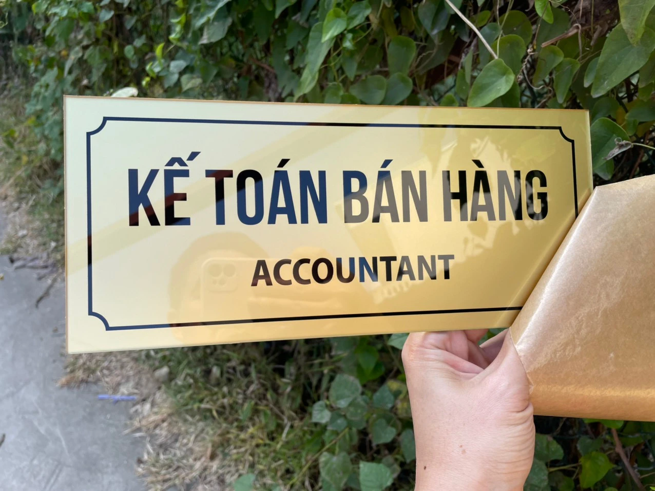 in mica ứng dụng trong biển hiệu phòng ban Đà Nẵng