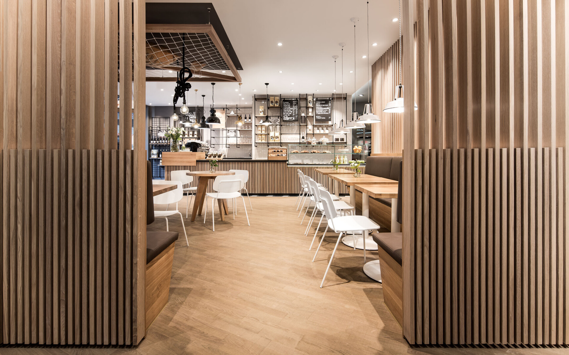 Xu hướng thiết kế và thi công quán cafe Hà Nội nổi bật năm 2025 – Điểm chạm sáng tạo cho không gian hiện đại 5 Thiết kế và thi công quán cafe Hà Nội