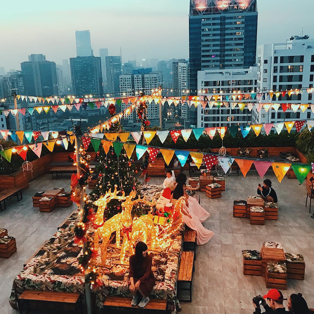 Trang Trí Giáng Sinh Cho Quán Cafe Đà Nẵng 2025