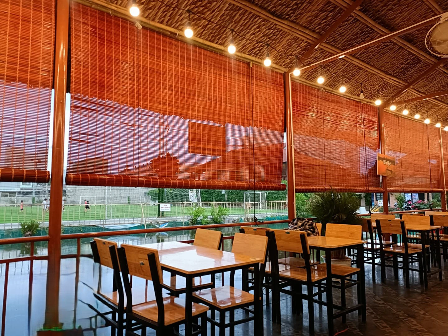 thi công thiết kế mành trúc tiệm cafe Đà Nẵng