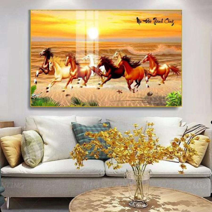 Tranh tết ngựa bát mã mặt gương treo phòng khách Huế – Biểu tượng thành công & thăng tiến năm 2026 6 Tranh tết ngựa bát mã mặt gương treo phòng khách Huế