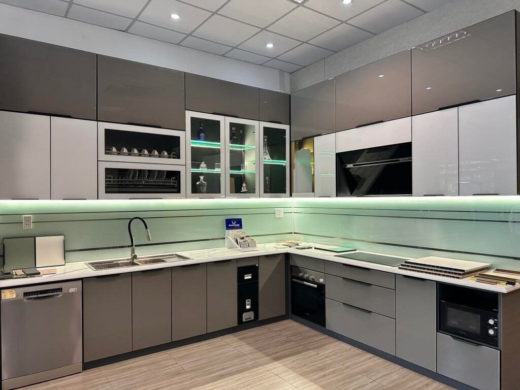 tủ bếp bằng nhôm