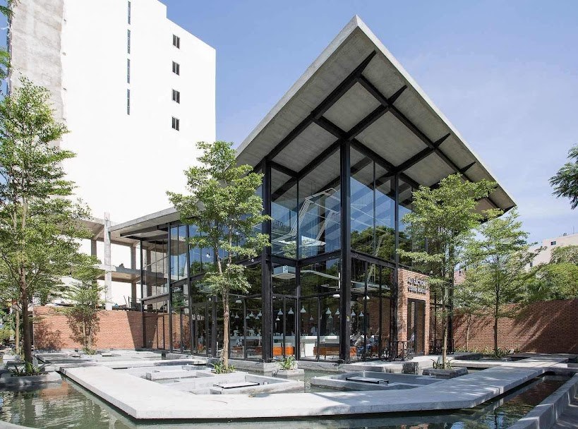 Quán Cafe Thép Tiền Chế Huế | Mô Hình Kinh Doanh Hot 2026 4 Quán cafe thép tiền chế Huế không gian mở kết hợp thiên nhiên