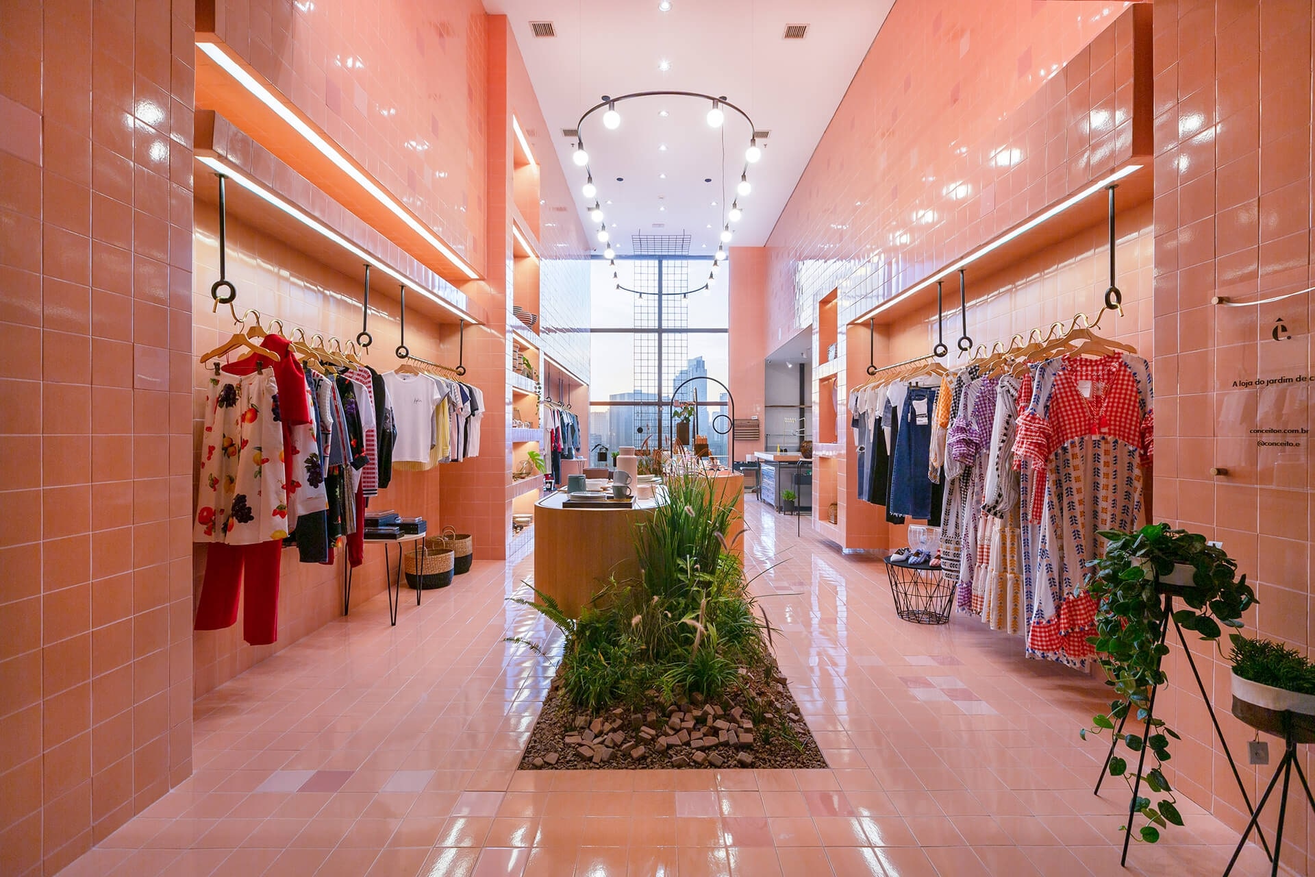 Thi công nội thất shop giá rẻ Huế tổng quan