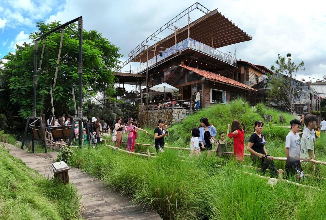 Thiết Kế Thi Công Quán Cà Phê Đà Nẵng - Tạo Dấu Ấn Giữa Thành Phố 6 thiết kế thi công quán cà phê Đà Nẵng sau khi hoàn thiện thực tế