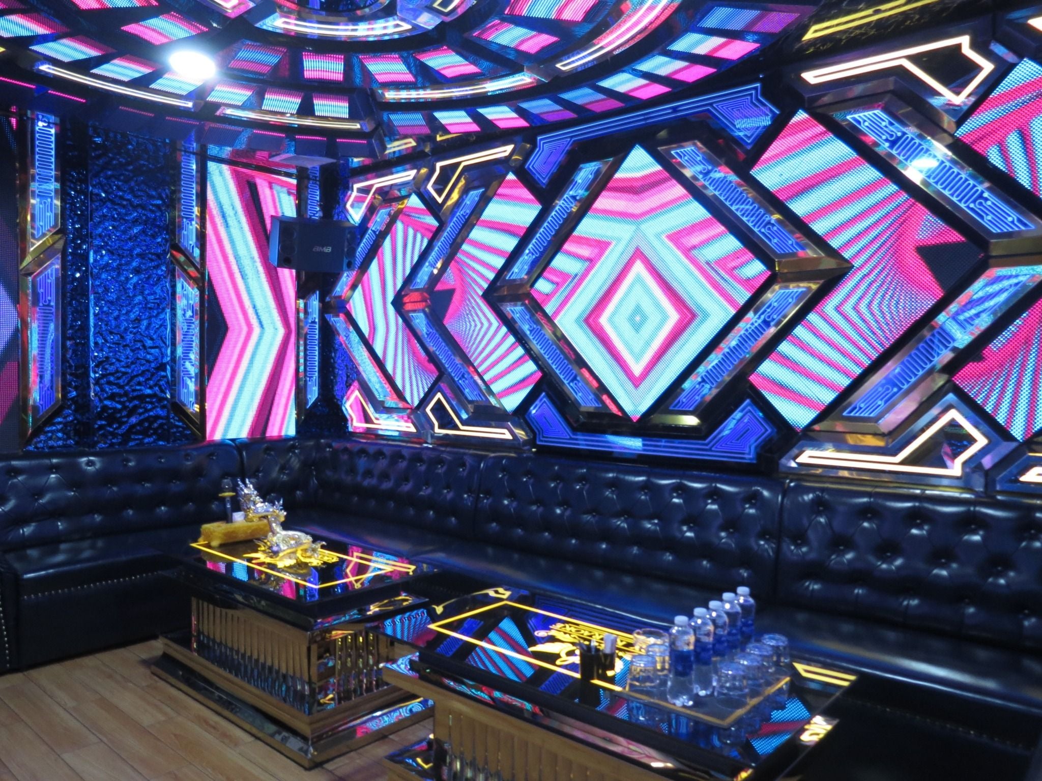 Thi công nội thất trong thiết kế thi công quán karaoke box Đà Nẵng