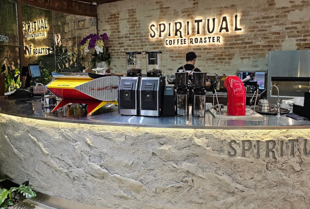 Thiết Kế Thi Công Trọn Gói Quán Cafe 24/7 TP HCM – Giải Pháp Tối Ưu Doanh Thu Bền Vững 3 Quầy pha chế trong thiết kế thi công trọn gói quán cafe 24/7 TP HCM