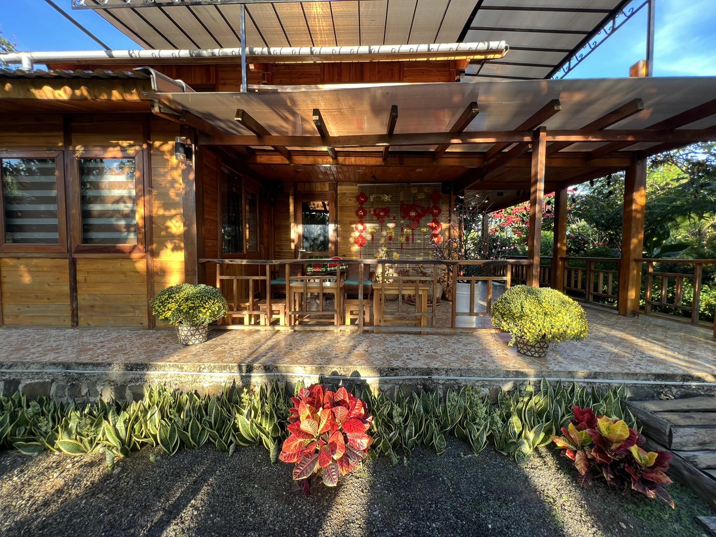 Thiết kế và thi công quán cafe sân vườn HCM