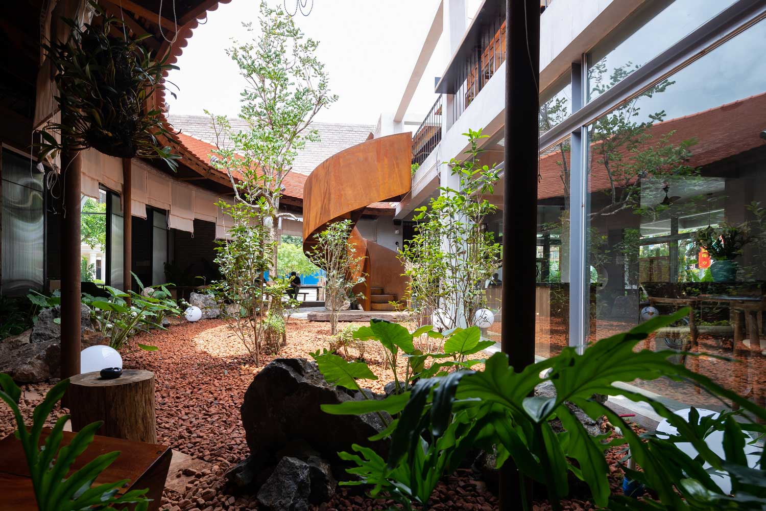 Thi công thiết kế quán coffee vườn ở Huế