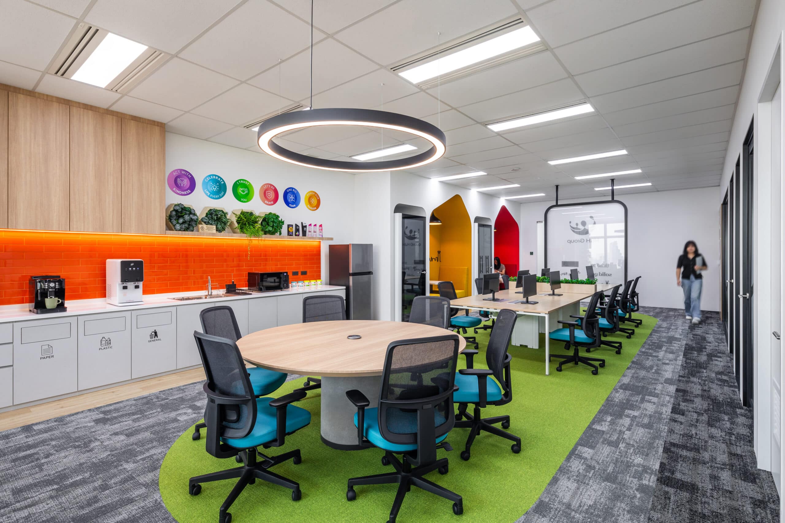 thiet-ke-thi-cong-van-phong-quang-binh