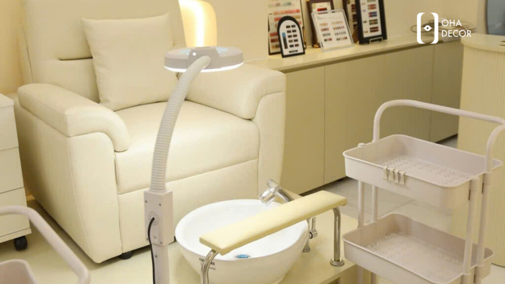thiết kế thi công Nails Room tone kem HCM