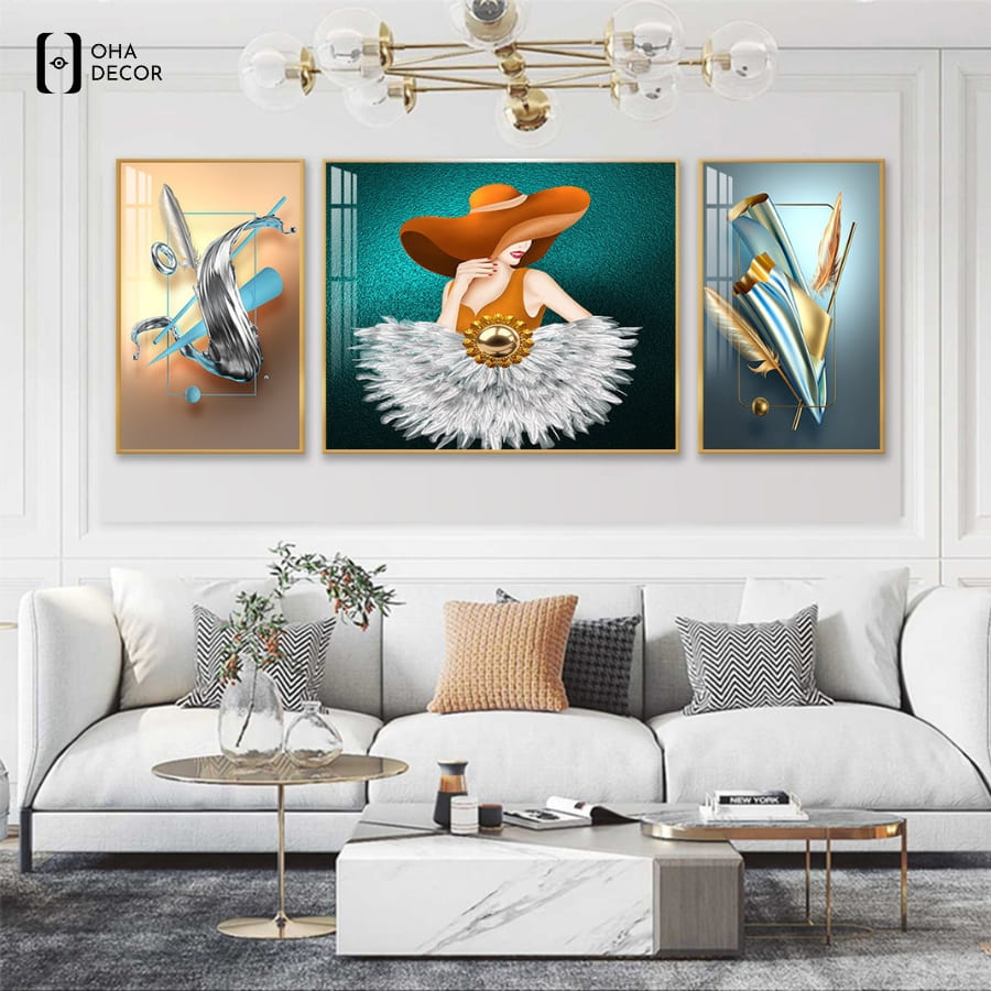 Bộ 3 Tranh Cô Gái Hiện Đại Phòng Khách Lào Cai Nâng Tầm Đẳng Cấp Không Gian Sống 1 Bộ 3 tranh cô gái hiện đại phòng khách Lào Cai với hình ảnh đầm xòe lông vũ trắng nổi bật trên nền xanh ngọc lục bảo sang trọng